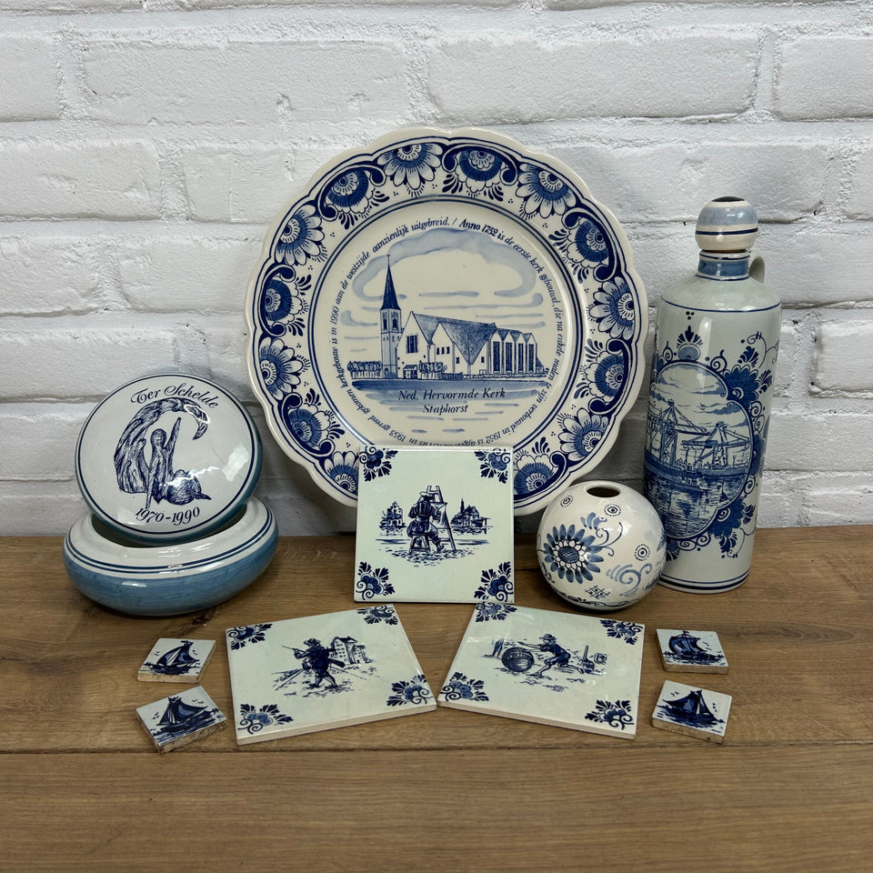 Collection of Delfts Blue items - Set A