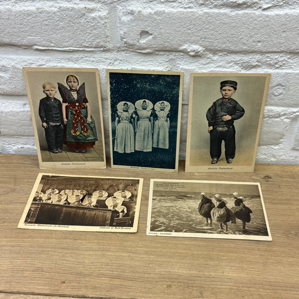 Set of Antique HQ Dutch Culture outfits- High Quality Print cards – Holland Traditional Costume Embroidery Illustrations
