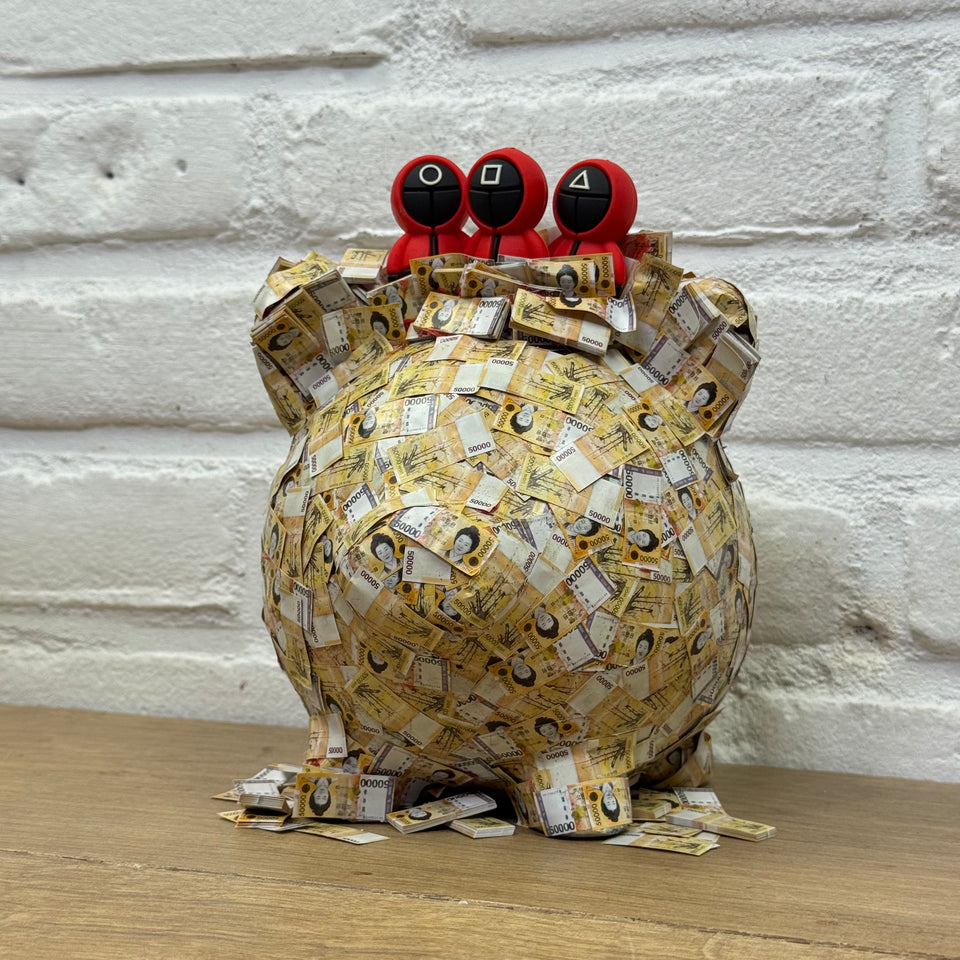 The PiggyBank Squid Art Game characters on Piggy bank
