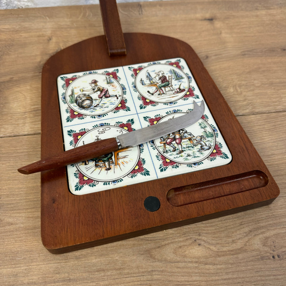 Serving platter with Dutch ceramic tile and cheese knife