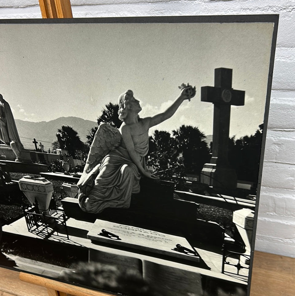 Graveyard San Jose Costa Rica Photo serie “Cemetery” by Theo van der Vaart