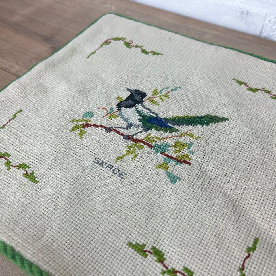 Danish embroidery Bird - Skade - Denmark - Pillow cover sleeve