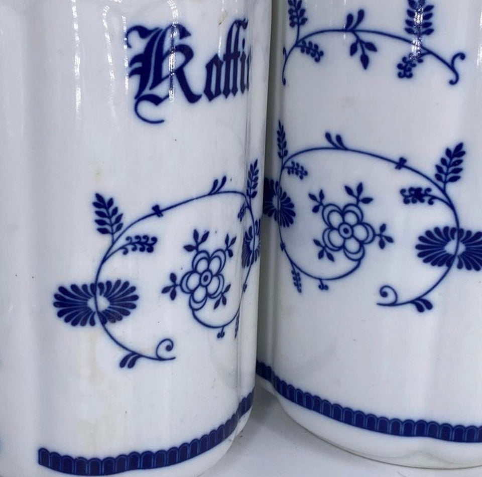 Twee Delfts blauwe potten